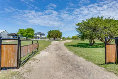 8112 Godley Road, Granbury, TX 76049 - Photo 4
