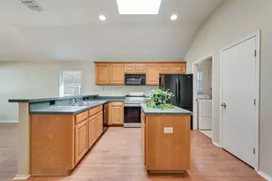 236 Goldeneye Ln, Fort Worth, TX 76120 - Photo 10