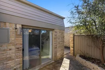 8350 Southmeadow Circle, Dallas, TX 75231 - Photo 20