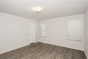 5517 Shore Point Trl, Fort Worth, TX 76119 - Photo 6