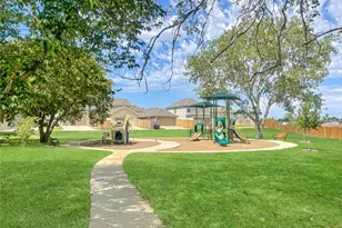 5517 Shore Point Trl, Fort Worth, TX 76119 - Photo 14