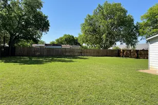 301 Sheri Ln, Roanoke, TX 76262 - Photo 16