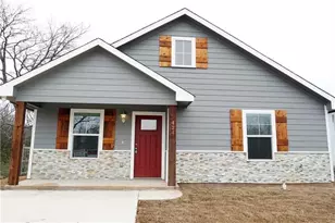 424 E Nelson St, Denison, TX 75021 - Photo 1