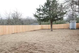 424 E Nelson St, Denison, TX 75021 - Photo 18