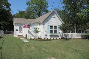 1402 Walnut St, Commerce, TX 75428 - Photo 1