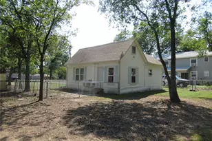 1402 Walnut St, Commerce, TX 75428 - Photo 10