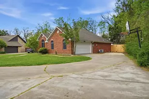 109 Franklin Ct, Pottsboro, TX 75076 - Photo 4