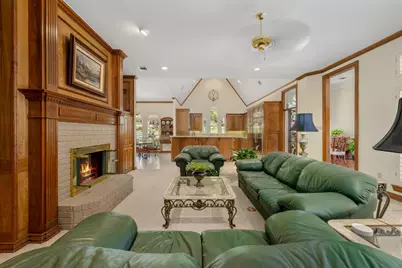 303 W Charlottesville Avenue, Colleyville, TX 76034 - Photo 4