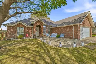 1023 Prairie Wind Blvd, Stephenville, TX 76401 - Photo 1