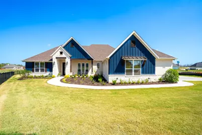 2521 Birchwood Drive, Granbury, TX 76049 - Photo 2