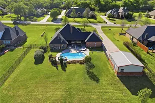 217 Silver Rose Blvd, Burleson, TX 76028 - Photo 2