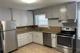 128 Cindy Ln, Burleson, TX 76028 - Photo 2