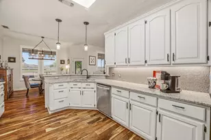 5910 Dog Leg Ct, Granbury, TX 76049 - Photo 8