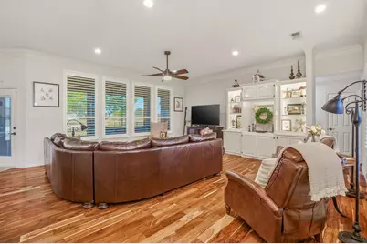 5910 Dog Leg Court, Granbury, TX 76049 - Photo 4