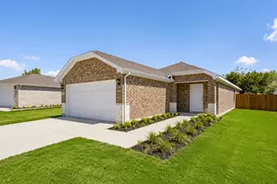 1915 Glory Dr, Bonham, TX 75418 - Photo 2