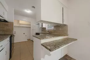 33 Somerset Terrace, Bedford, TX 76022 - Photo 8