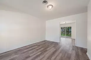 33 Somerset Terrace, Bedford, TX 76022 - Photo 2