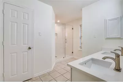 1011 Houston Street, Arlington, TX 76012 - Photo 8