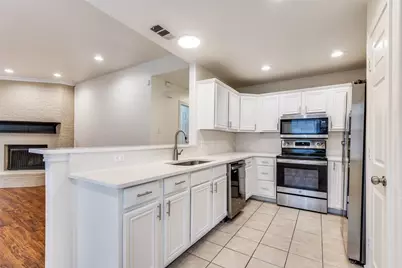 1011 Houston Street, Arlington, TX 76012 - Photo 4