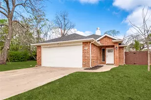 1011 Houston St, Arlington, TX 76012 - Photo 1