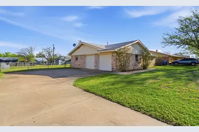 1404 Primrose Lane, Cisco, TX 76437 - Photo 2
