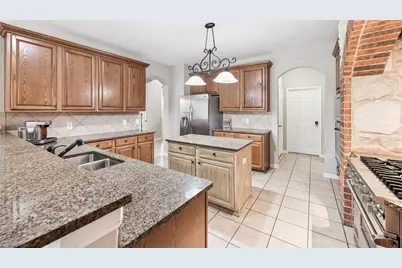 1301 Bramble Lane, Mansfield, TX 76063 - Photo 8