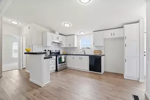 612 S Aquilla St, Itasca, TX 76055 - Photo 2