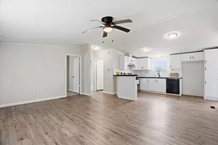 612 S Aquilla St, Itasca, TX 76055 - Photo 6