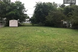 524 Renfro St, Burleson, TX 76028 - Photo 8