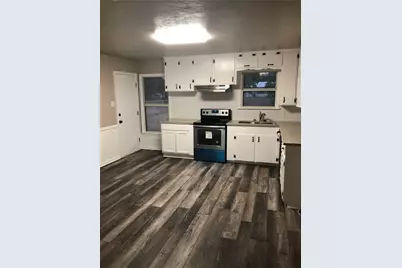 524 Renfro Street, Burleson, TX 76028 - Photo 2