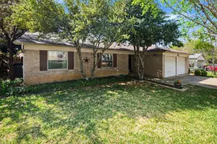 5414 Sandusky Ct, Arlington, TX 76017 - Photo 2