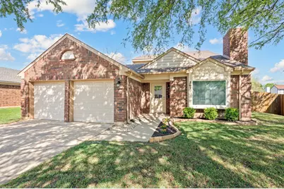 2621 Bayberry Lane, Euless, TX 76039 - Photo 2