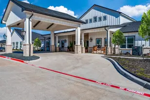 820 W McLeroy Blvd, Saginaw, TX 76179 - Photo 2