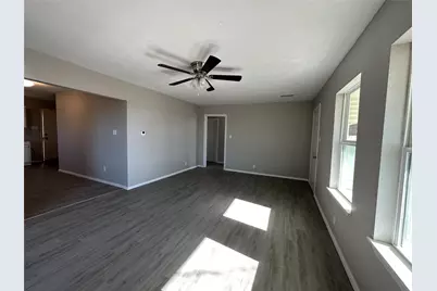 717 E Lamberth Road, Sherman, TX 75090 - Photo 2