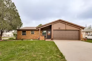 2413 Cheyenne St, Irving, TX 75062 - Photo 2