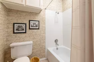 2331 N Davis Dr, Arlington, TX 76012 - Photo 30