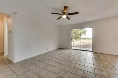 120 E Milas Lane, Glenn Heights, TX 75154 - Photo 4