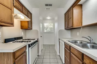 120 E Milas Lane, Glenn Heights, TX 75154 - Photo 10