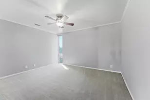 558 E Avenue J, Grand Prairie, TX 75050 - Photo 18