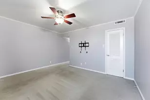 558 E Avenue J, Grand Prairie, TX 75050 - Photo 20