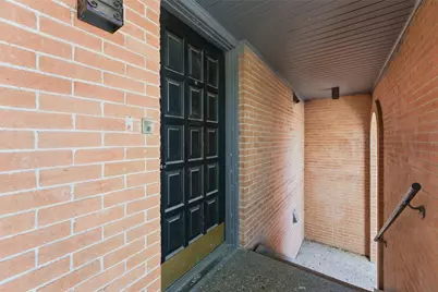 558 E Avenue J #D, Grand Prairie, TX 75050 - Photo 2