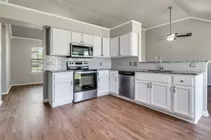 1113 Harvest Hill Ln, Lancaster, TX 75146 - Photo 12