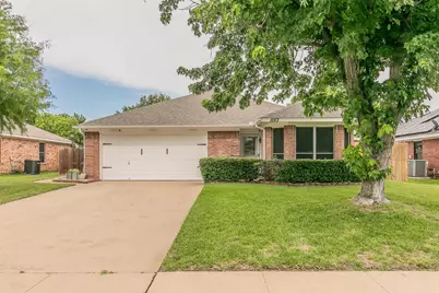 1013 Darren Drive, Burleson, TX 76028 - Photo 2