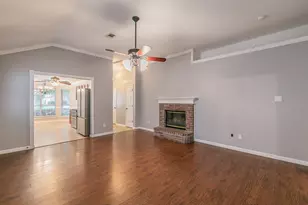 1013 Darren Dr, Burleson, TX 76028 - Photo 6