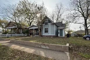 224 W Hull St, Denison, TX 75020 - Photo 2