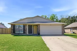 134 London Ln, Glenn Heights, TX 75154 - Photo 1
