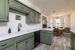 413 W Park Ave, Weatherford, TX 76086 - Photo 12