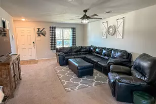 604 Mayfield Dr, Cleburne, TX 76031 - Photo 4