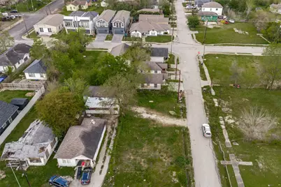 3616 Farmer Street, Houston, TX 77020 - Photo 2