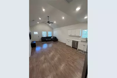 1138 Alvarado Street #B, Cleburne, TX 76031 - Photo 2